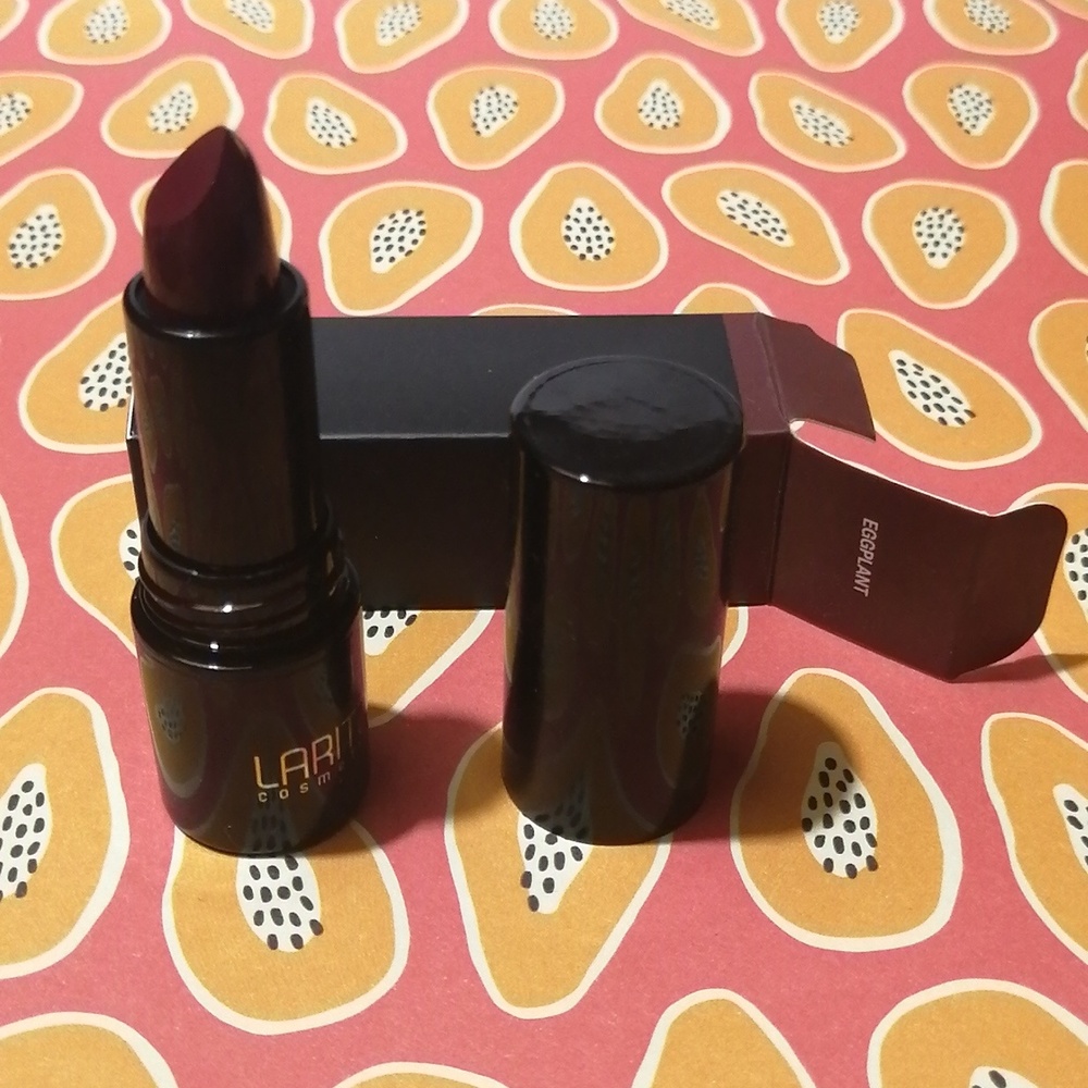 Laritzy dark Red cream lipstick